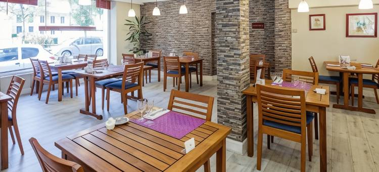 蒙吕松诺米斯涅里斯(Noemys Neris Montlucon - Hotel Restaurant)图片