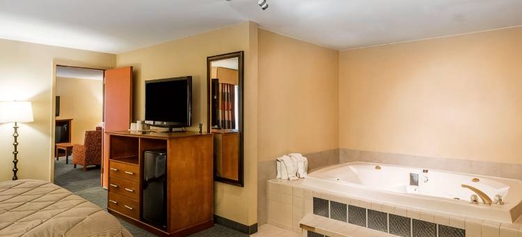 格里利市中心凯艺酒店及会议中心(Quality Inn and Conference Center Greeley Downtown)图片