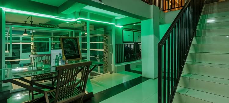 红多兹高级酒店@安佩拉拉雅2号(RedDoorz Premium @ Ampera Raya 2)图片