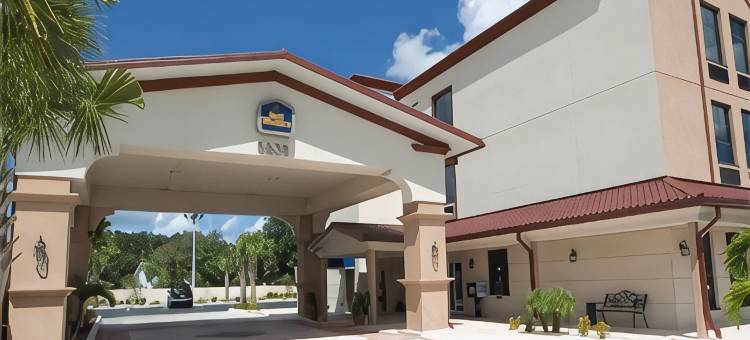 圣彼得堡东北拉昆塔温德姆套房酒店(La Quinta Inn & Suites by Wyndham St. Petersburg Northeast)图片