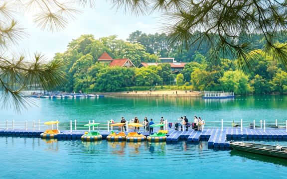 Howard Johnson Lake Serenity Hot Springs Hotel NeijiangHotel Overview