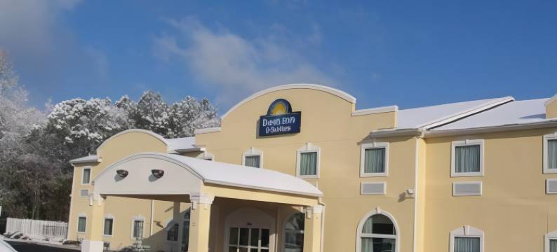 斯溫斯伯罗戴斯套房酒店(Days Inn & Suites by Wyndham Swainsboro)图片