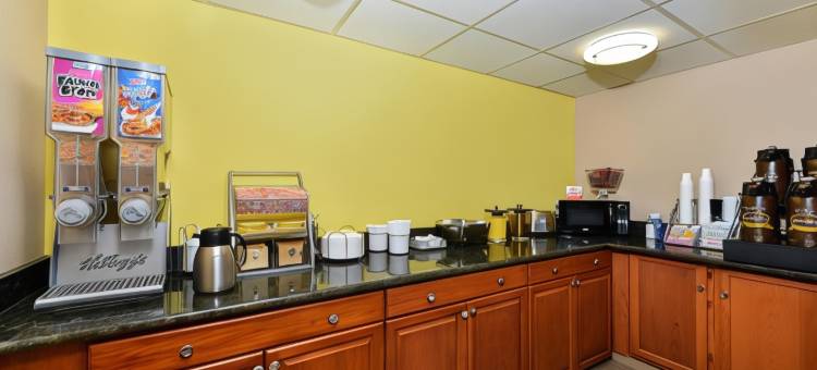 克拉克斯维尔东北速8酒店(Super 8 by Wyndham Clarksville Northeast)图片