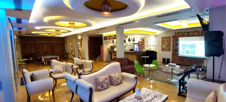 梭罗华美达套房酒店(Ramada Suites by Wyndham Solo)图片