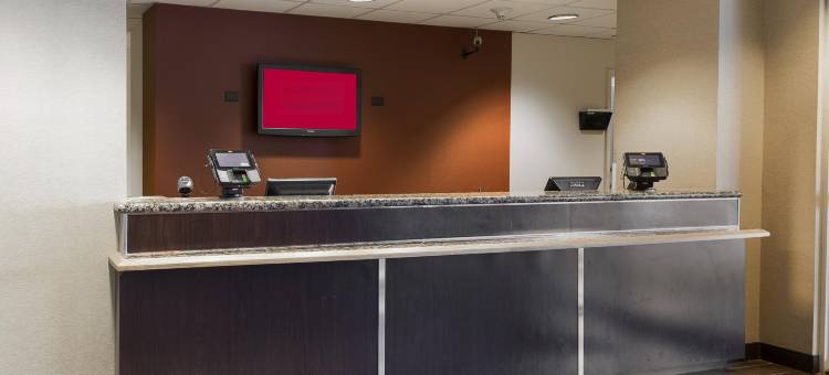 红屋顶PLUS+长岛-花园城(Red Roof PLUS+ Long Island - Garden City)图片