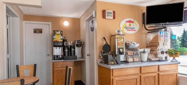 埃文斯顿速8酒店(Super 8 by Wyndham Evanston)图片