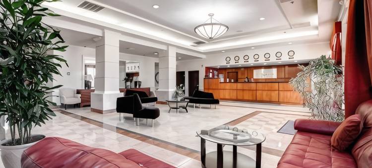 亚特兰大机场华美达广场酒店(Ramada Plaza by Wyndham Atlanta Airport)图片