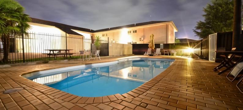 马奇温宁波斯特汽车旅馆(Winning Post Motor Inn)图片