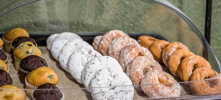 普利茅斯 64 号高速公路罗德威套房酒店(Rodeway Inn & Suites Plymouth Hwy 64)图片