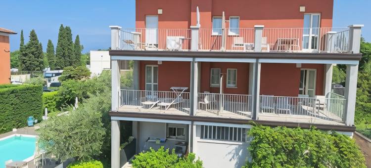 维罗马多西客房和公寓旅馆(Vialeromadodici Rooms & Apartments)图片