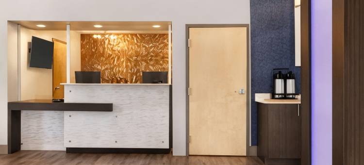 Days Inn & Suites by Wyndham Bowling Green图片