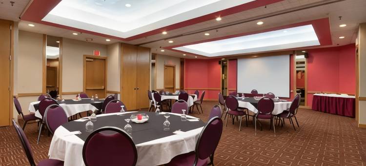 罗利温德姆华美达酒店(Ramada by Wyndham Raleigh)图片