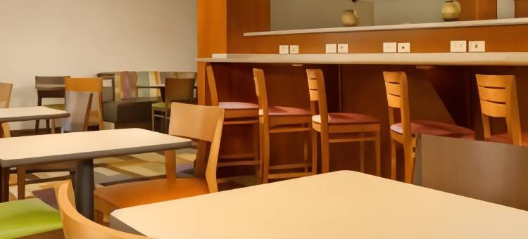 Fairfield Inn & Suites Marshall图片