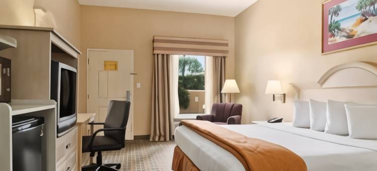 克雷斯特维尤呗盟套房酒店(Baymont by Wyndham Crestview)图片