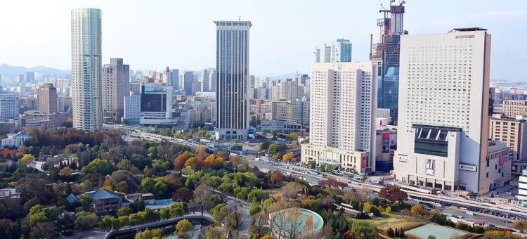 伊景华园民宿(大连火车站劳动公园店)图片