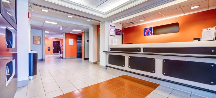 西多伦多 - 伯灵顿 - 奥克维尔6号汽车旅馆酒店(Motel 6 Burlington, on - Toronto West - Oakville)图片