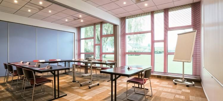 沙勒维尔-梅济耶尔宜必思酒店(Ibis Charleville-Mézières)图片