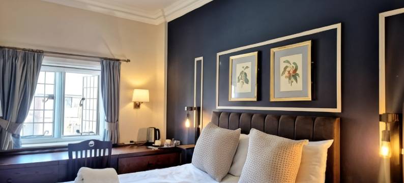 魔鬼的磨砺酒店(The Devil's Punchbowl Hotel)图片