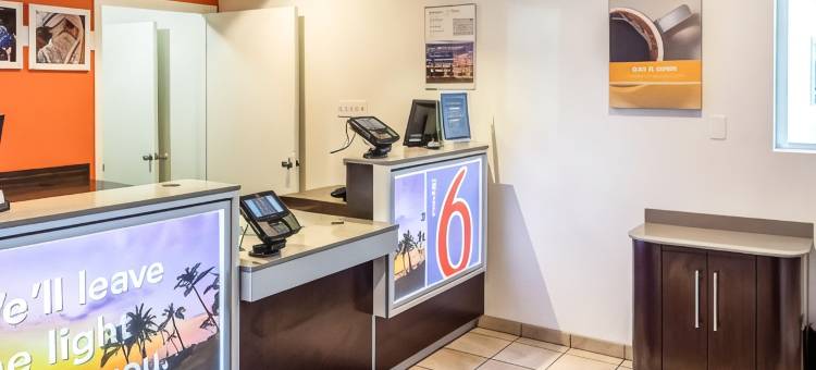 贝克斯菲尔德东6号汽车旅馆(Motel 6 Bakersfield, CA - East)图片