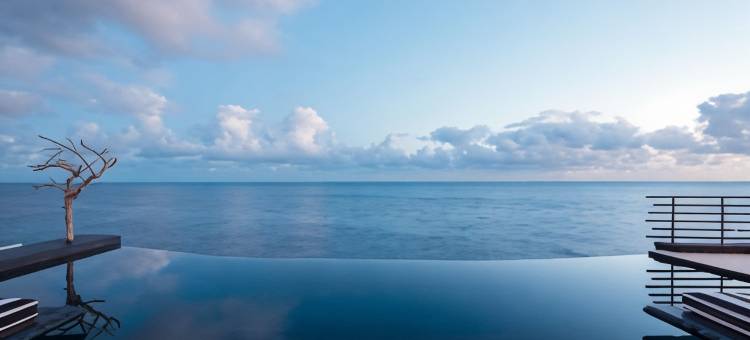 白色专享套房别墅酒店(WHITE Exclusive Suites & Villas)图片