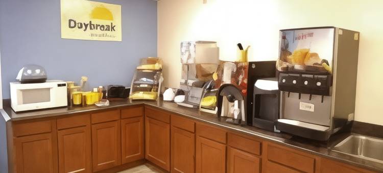 爱荷华城地区/西布兰奇戴斯酒店(Days Inn by Wyndham West Branch Iowa City Area)图片