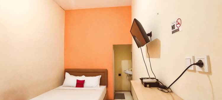 红门酒店-近泗水明日之城购物中心(RedDoorz Near City of Tomorrow Mall Surabaya)图片