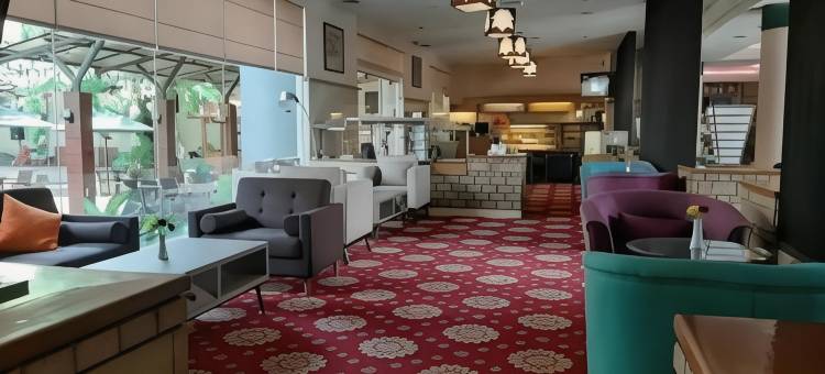 布米威亚塔酒店(Bumi Wiyata Hotel)图片