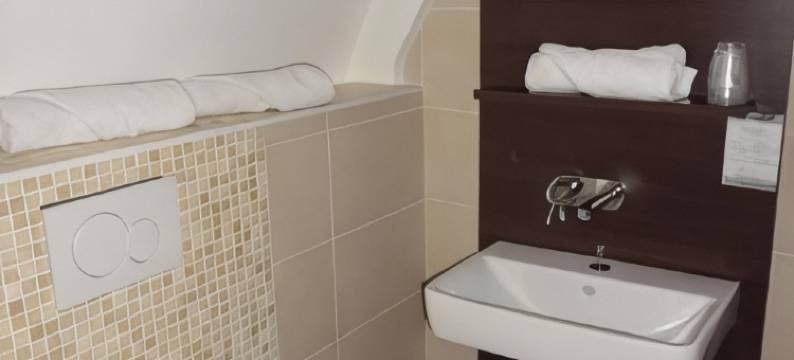 阿登香槟酒店(Hôtel la Champagne Ardenne Cabourg)图片