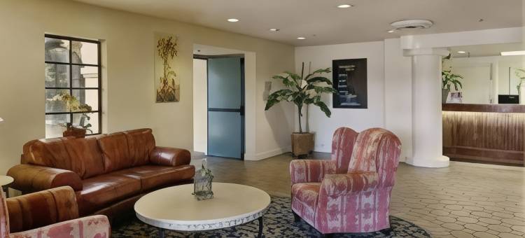 巴斯托华美达酒店(Ramada by Wyndham Barstow)图片