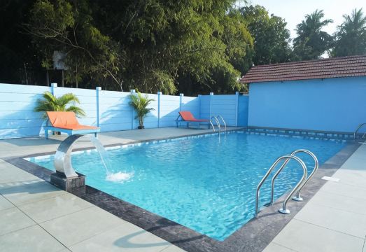 Deshadan Chola , ThanjavurHotel Overview