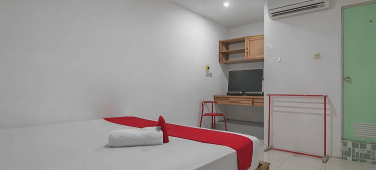 红多兹酒店-近查加玛达坤甸(RedDoorz Near Gajah Mada Pontianak)图片