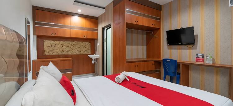 红多兹酒店-近北干巴鲁安迪尼RSIA(RedDoorz Near Rsia Andini Pekanbaru)图片