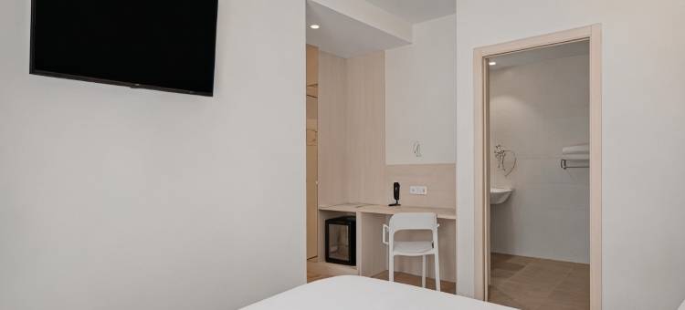 民宿酒店圣地亚哥米拉多伊罗(B&B HOTEL Santiago Milladoiro)图片