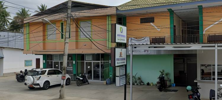 OYO 93411教法酒店托博朗(OYO 93411 Syariah Hotel Tomborang)图片