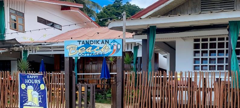 坦迪坎海滩小屋(RedDoorz @ Tandikan Beach Cottages)图片