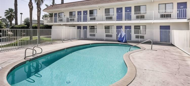Motel 6 艾尔西诺尔湖, CA(Motel 6 Lake Elsinore, CA)图片
