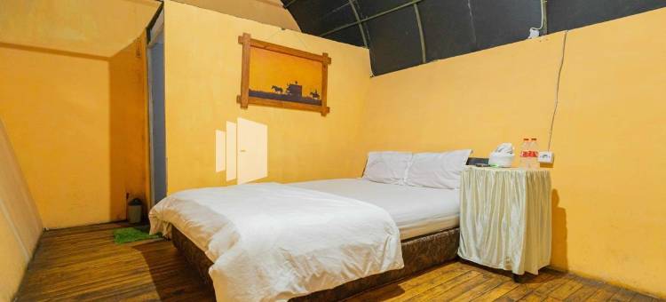 Chikar Glamping at Wisata Coban Talun Mitra RedDoorz图片
