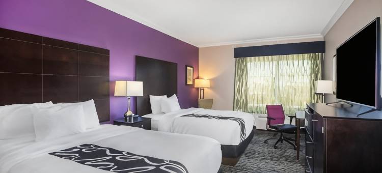 休斯顿玛格诺利亚拉昆塔温德姆套房酒店(La Quinta Inn & Suites by Wyndham Houston - Magnolia)图片