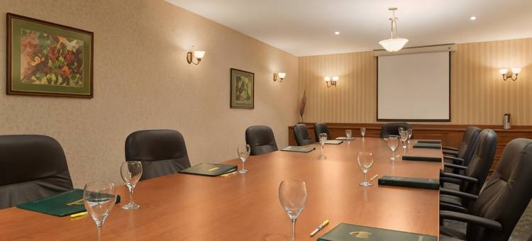 潘提顿戴斯酒店及会议中心(Days Inn by Wyndham Penticton Conference Centre)图片