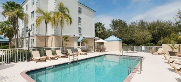 迈尔斯堡机场温德姆呗盟酒店(Baymont by Wyndham Fort Myers Airport)图片