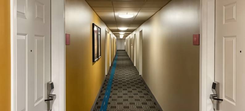 米德尔堡高地克里夫兰机场美茵斯坦套房酒店(MainStay Suites Middleburg Heights Cleveland Airport)图片