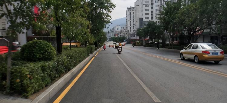 锐思特连锁酒店(集安鸭绿江店)图片