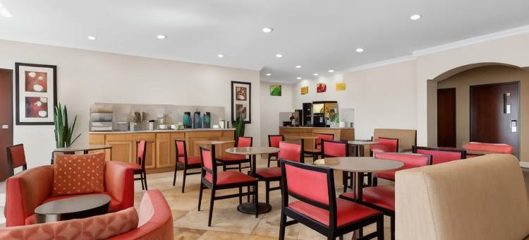 品质酒店及套房麦卡莱斯特69号公路(Quality Inn & Suites McAlester on Hwy 69)图片