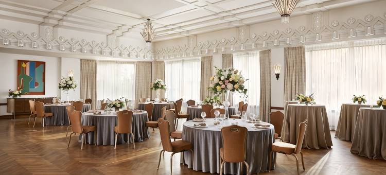 先锋公园广场酒店(The Plaza Hotel Pioneer Park)图片
