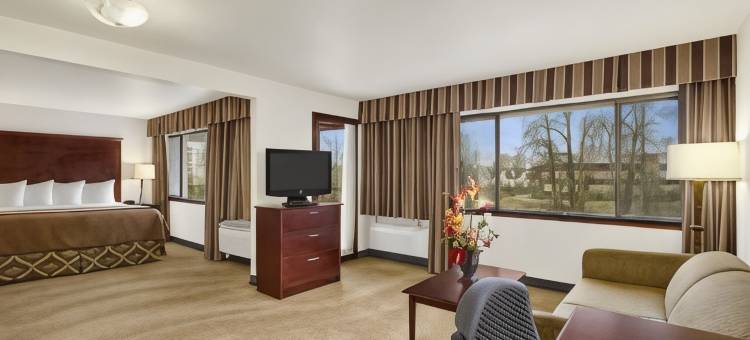 图克维拉南部中心华美达酒店(Ramada by Wyndham Tukwila Southcenter)图片