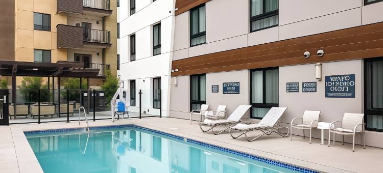 洛杉矶蒙特利公园假日套房酒店 (IHG 旗下酒店)(Holiday Inn & Suites Monterey Park - Los Angeles)图片