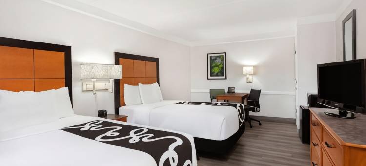 迈尔斯堡中心温德姆贝蒙特酒店(Baymont by Wyndham Fort Myers Central)图片