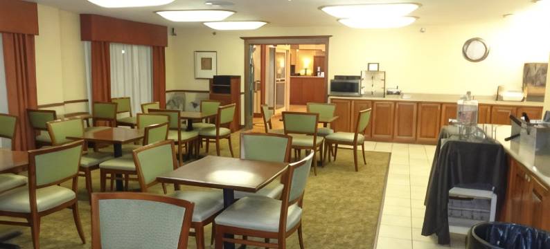 拉蒂森比马克水上公园乡村酒店套房(Country Inn & Suites by Radisson Bismarck Waterpark)图片