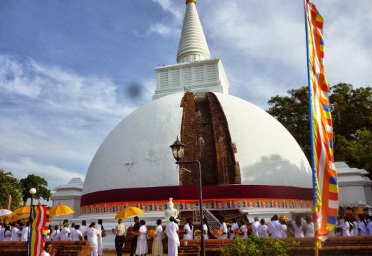 The Senaro Holiday InnHotel Overview