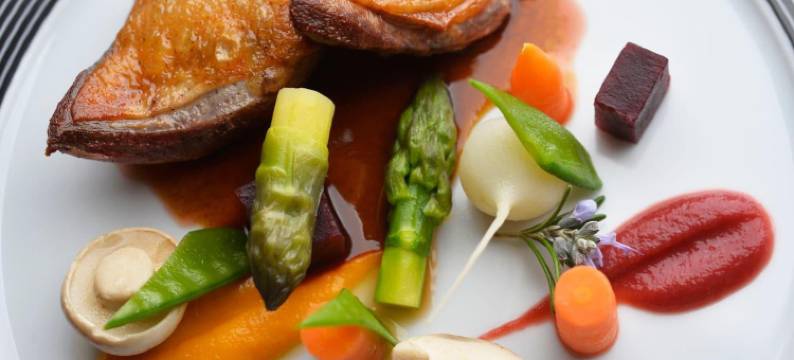 鲁尼跳马城堡酒店(Château de Vault de Lugny)图片